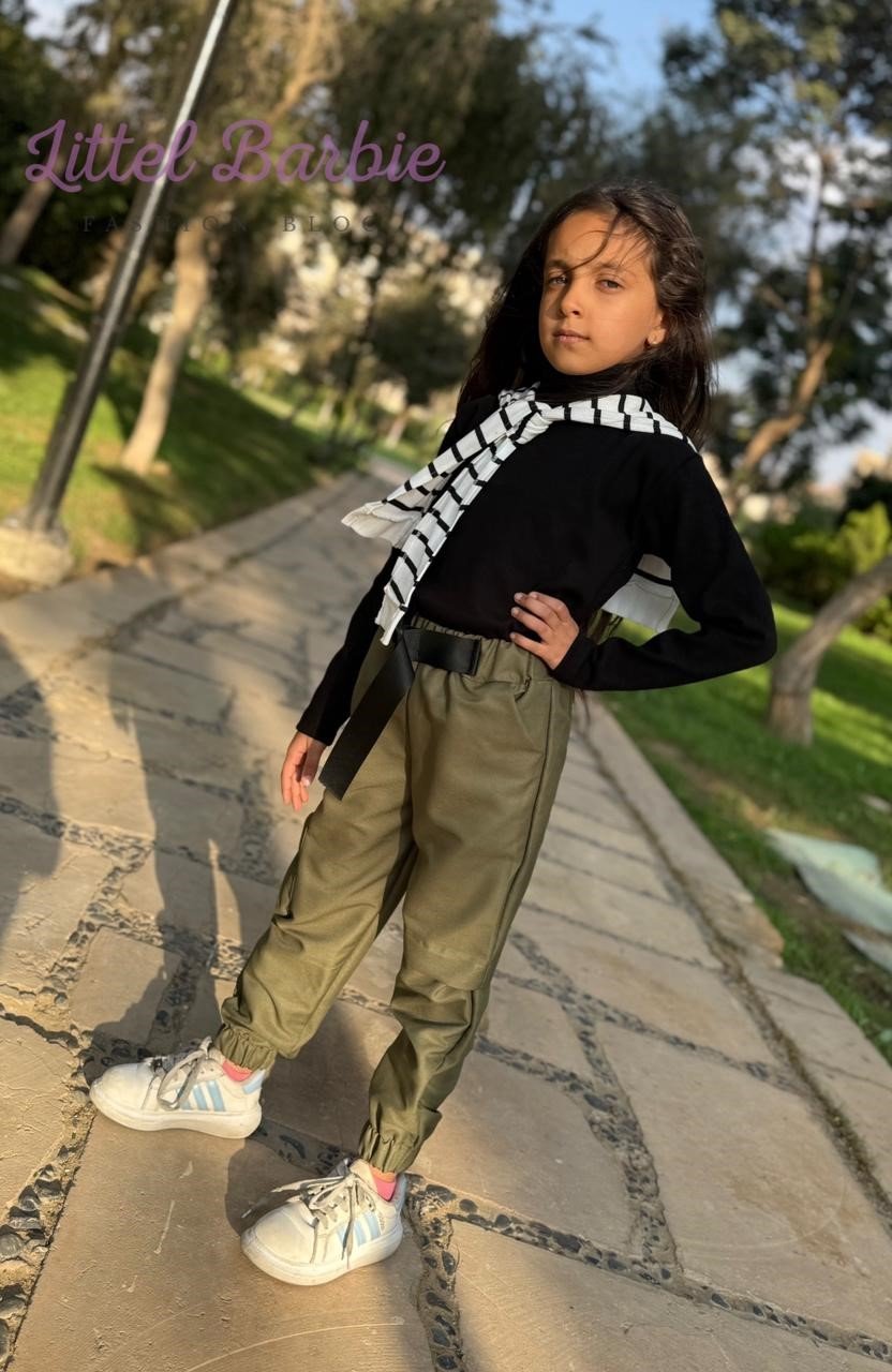 البنطون كارجو جبردين  الاخضر+ التوب ديربي + معاه الإسكارف