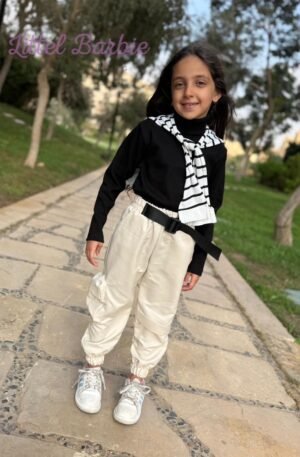 البنطون كارجو جبردين + التوب ديربي + معاه الإسكارف